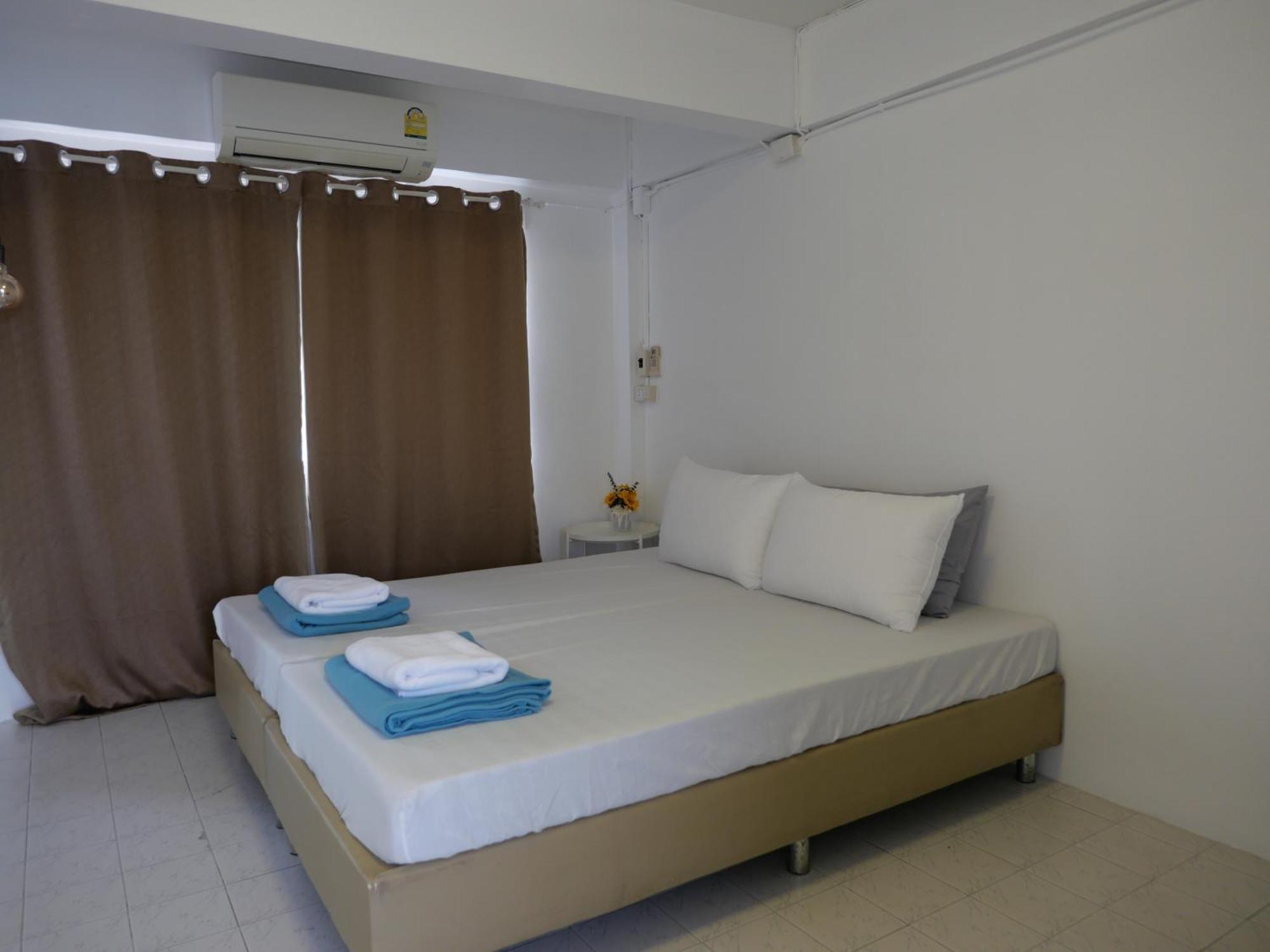 Films House Hostel Bang Saen Exterior photo