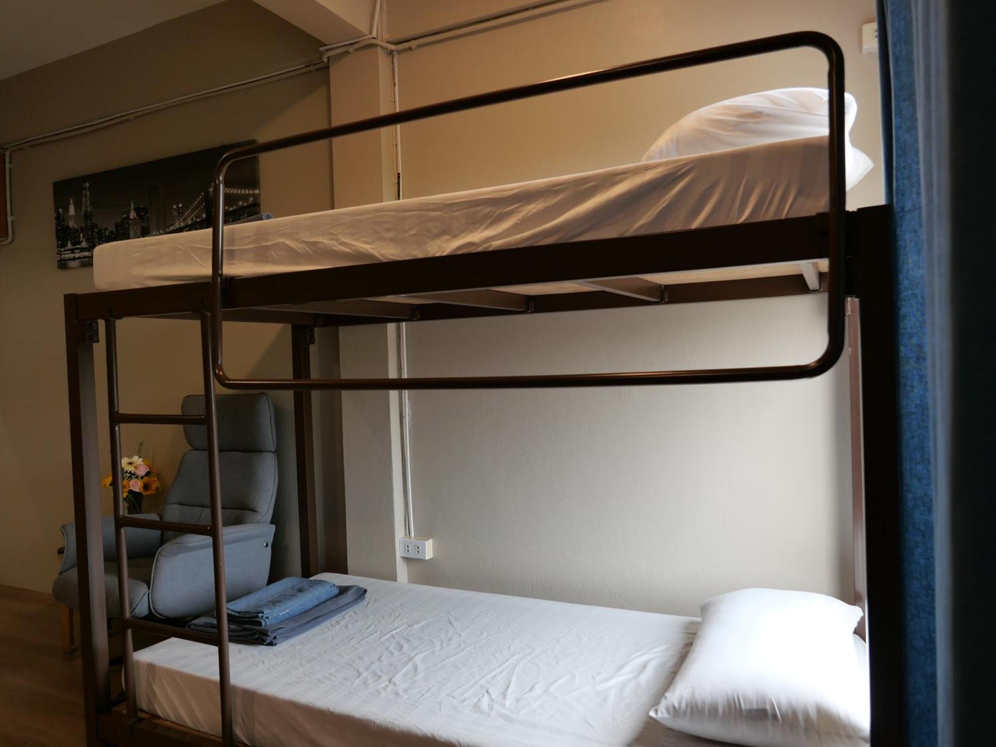 Films House Hostel Bang Saen Exterior photo