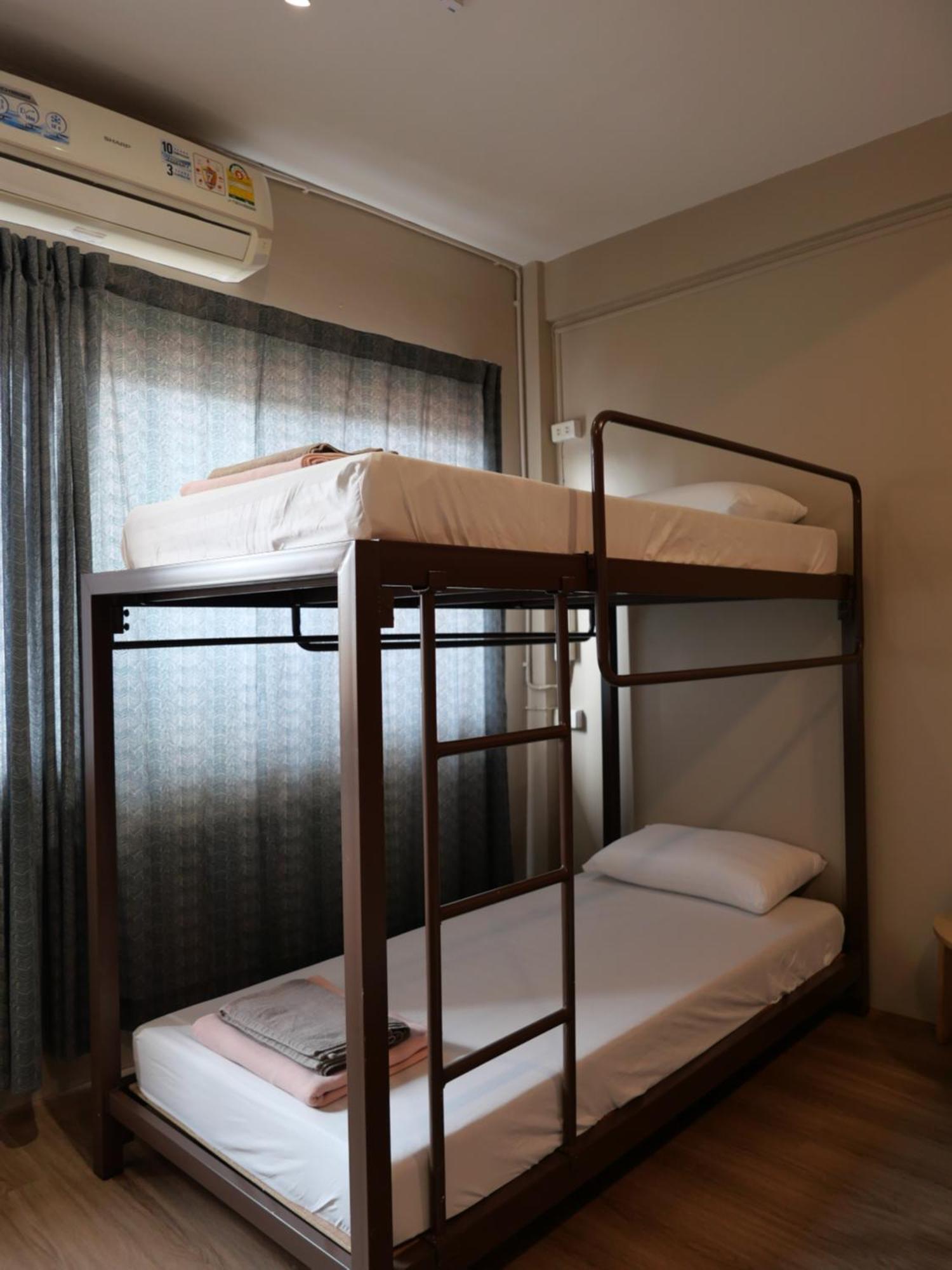 Films House Hostel Bang Saen Exterior photo