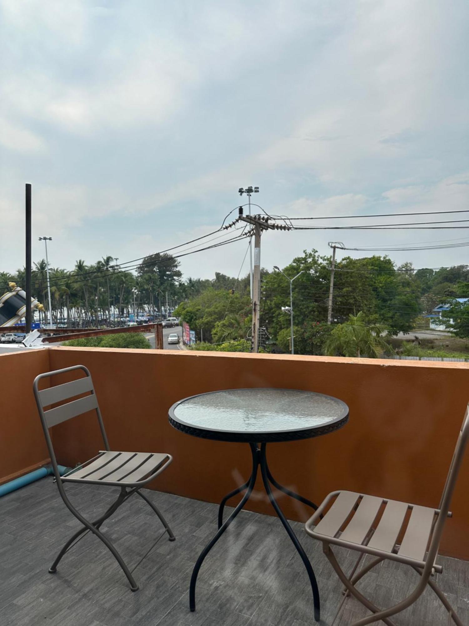Films House Hostel Bang Saen Exterior photo